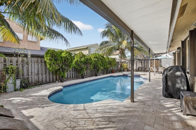 Building Photo - 691 Willow Grove Ter