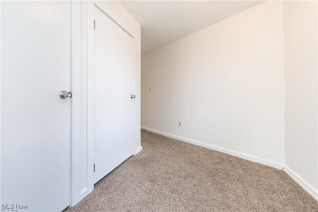 Building Photo - 3905 Woodbine Ave