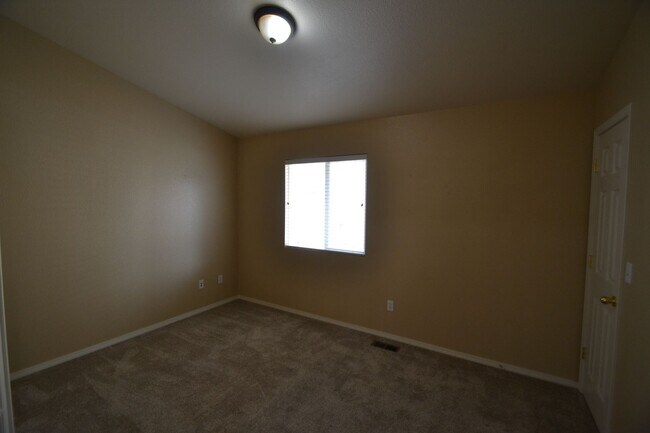 Building Photo - 3885 Cherry Plum Dr