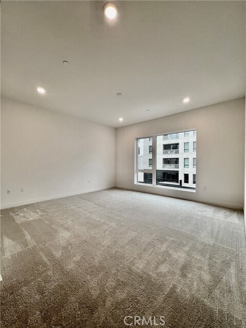 Building Photo - 2512 Rivington