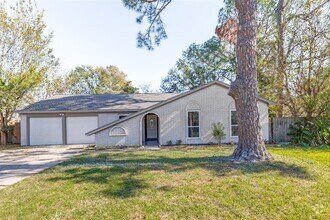 Building Photo - Spring Branch Stunner – Light, Bright & Ju...