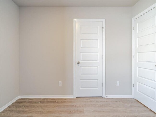 Building Photo - 6507 NW Gregory St