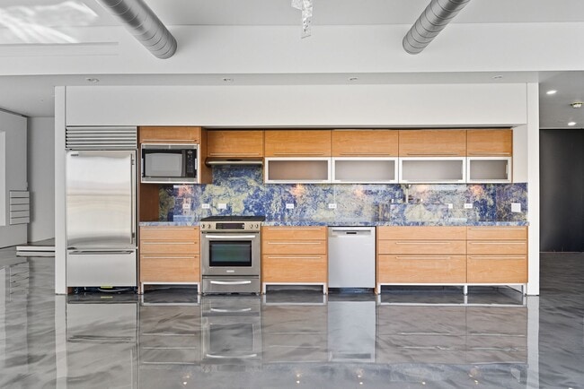 Building Photo - Newport Lofts 1813