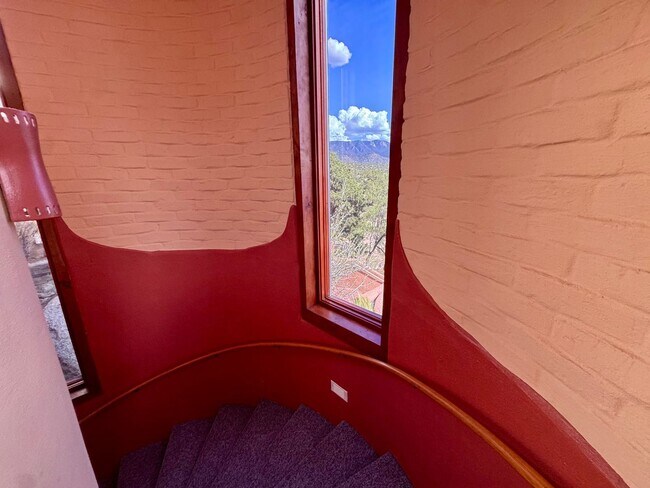 Building Photo - Sandia Heights Gem