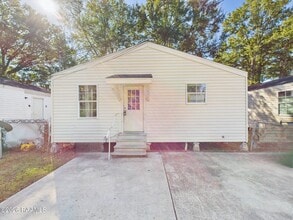 Building Photo - 111 Sternberg Dr