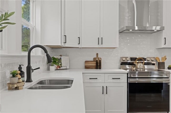 Building Photo - 3183 Zion St