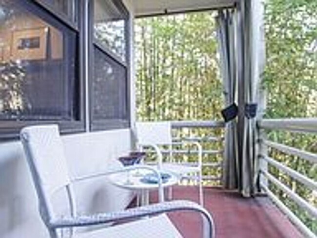 Building Photo - Galleon St