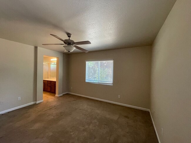 Building Photo - Charming 3-Bedroom Home in Folsom – Move i...
