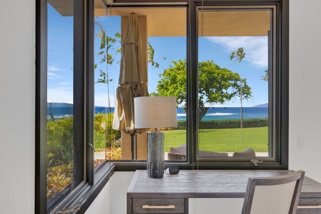 Building Photo - Luxury 3-Bed Condo at Coconut Grove. Ocean Views. Nov 1