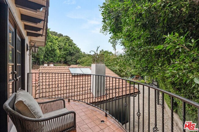 Building Photo - 4145 Sunswept Dr