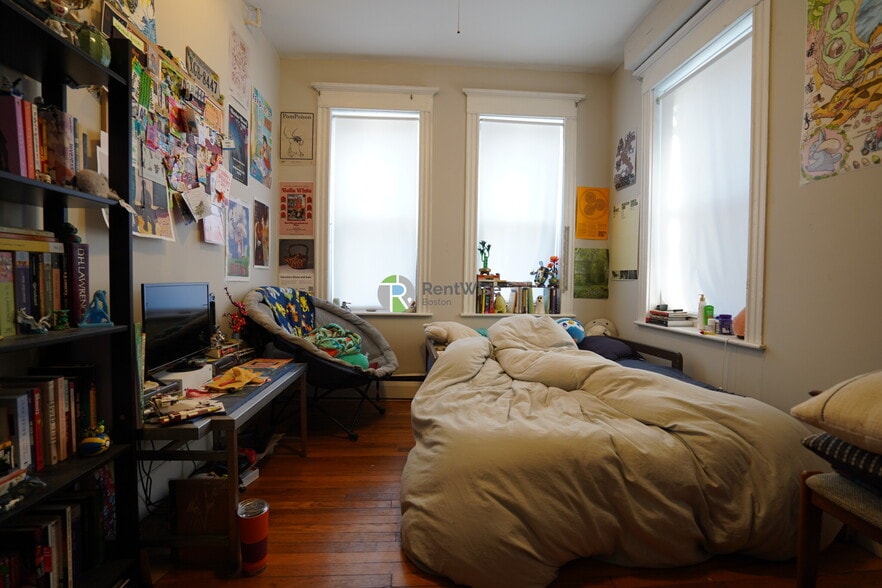 Building Photo - 15 Quint Ave