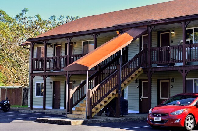 Interior Photo - 15910 Warwick Blvd