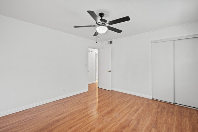 Building Photo - Beautifully Renovated 3BR/2BA Single-Story...