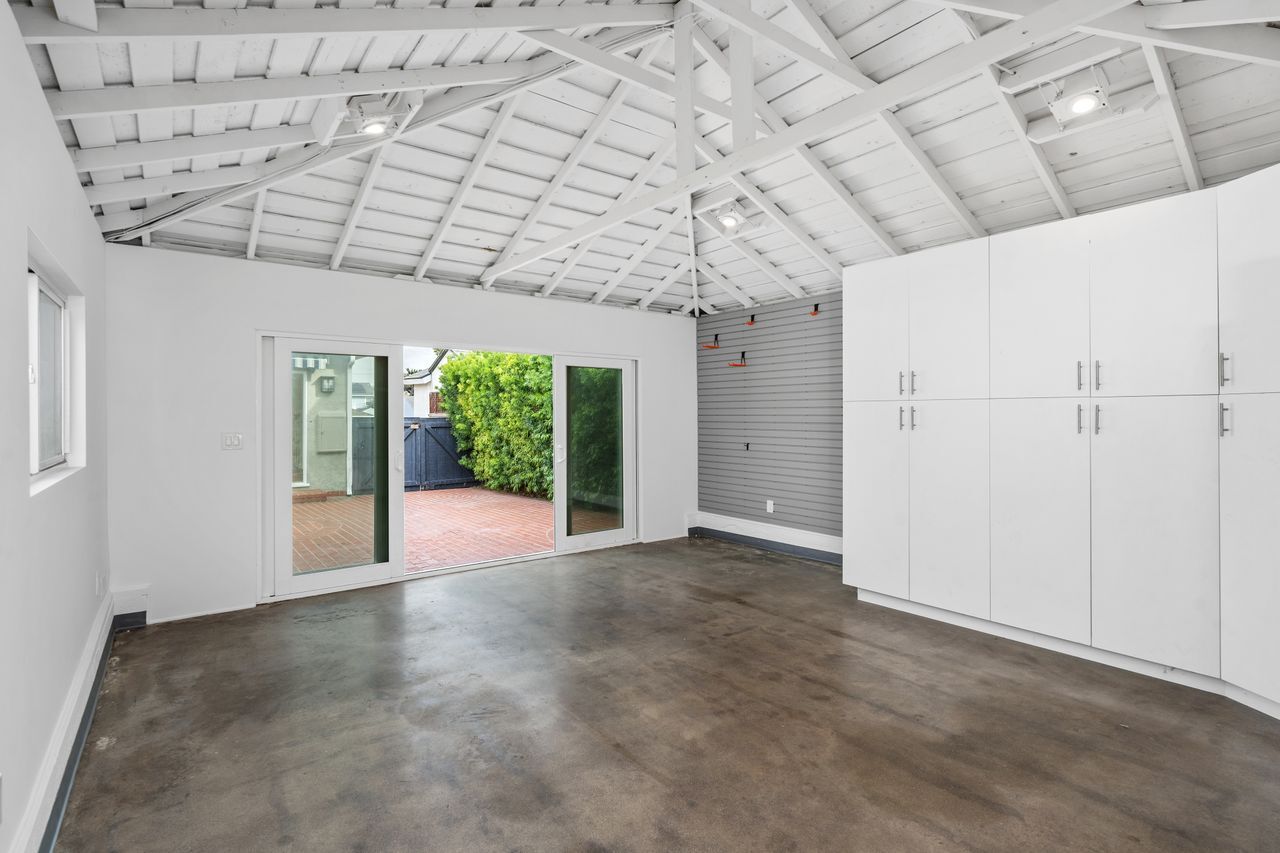 Building Photo - 7901 Westlawn Ave