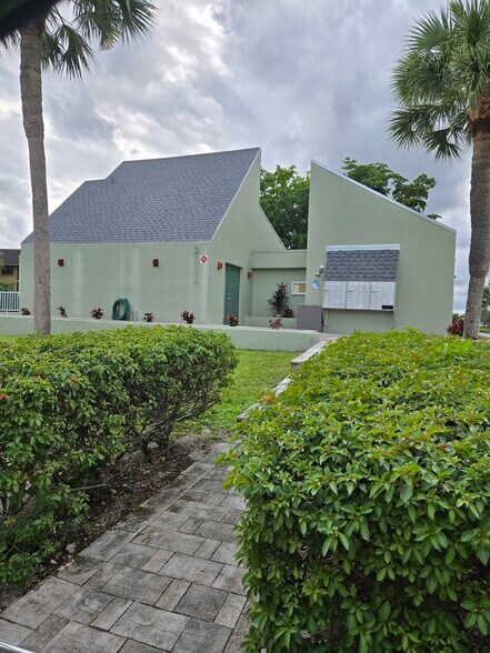 Building Photo - 8917 NW 28th Dr