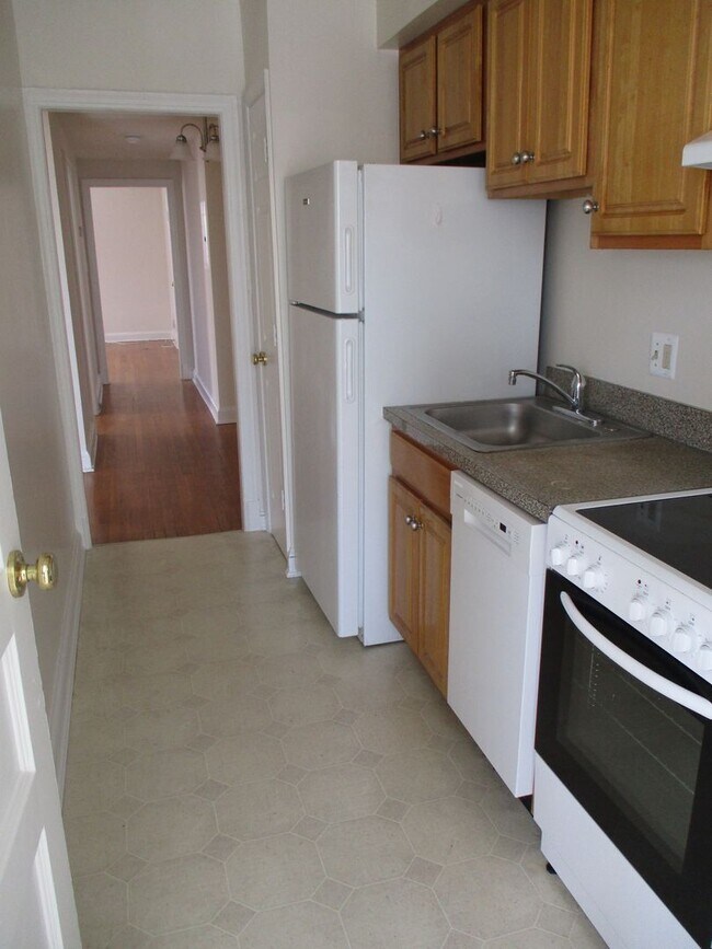 Building Photo - 0573 - Stergiou