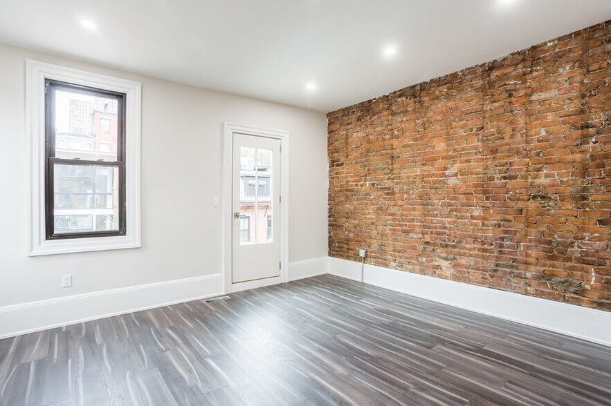Building Photo - 45 Clarendon St
