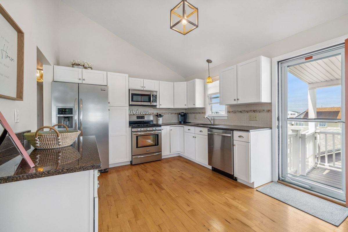 Building Photo - 131 Franklin