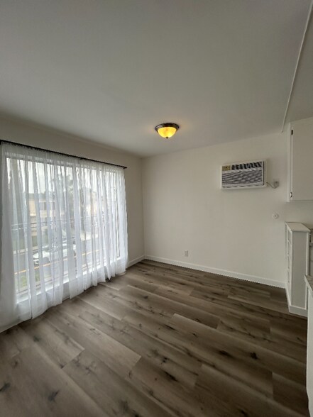 Building Photo - 815 Crenshaw Blvd