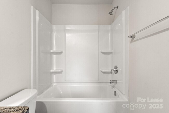 Building Photo - 117 Dogwood Vlg Trl