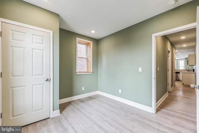 Building Photo - 2824 N 22nd St