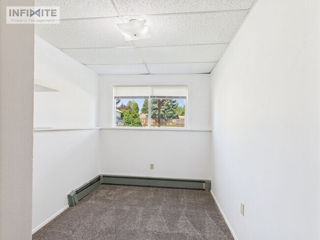 Building Photo - 323 N 16th Ave