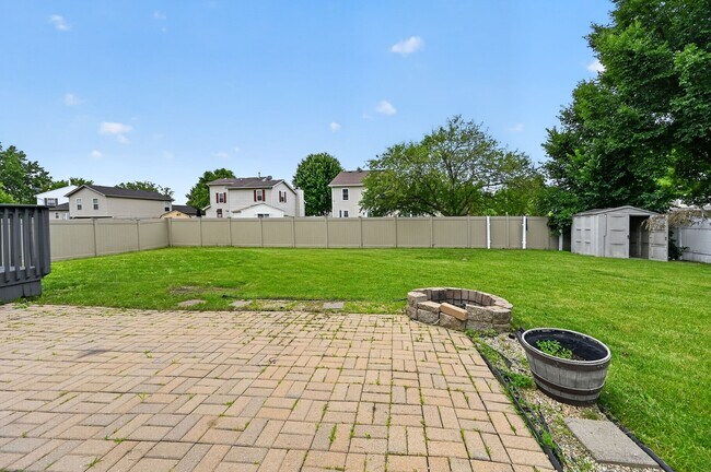 Building Photo - 1301 Brookfield Dr