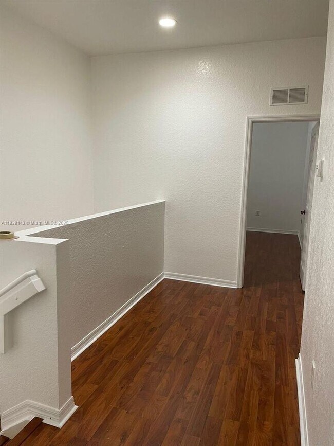 Building Photo - 4911 SW 140th Terrace