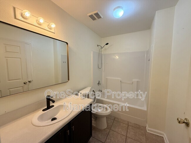 Building Photo - 2738 W Tharpe St