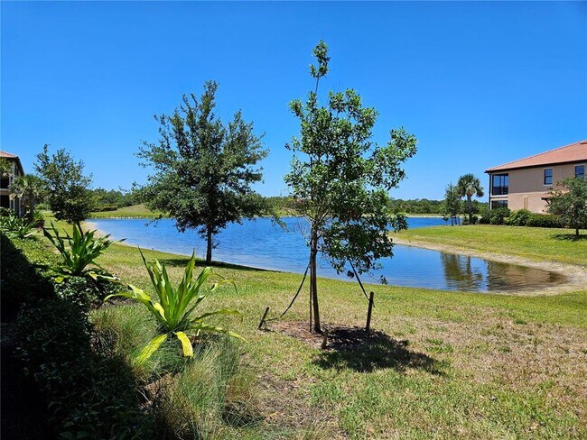 Building Photo - 10042 Crooked Crk Dr