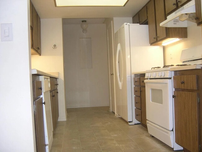 Building Photo - 4310 Caliente St