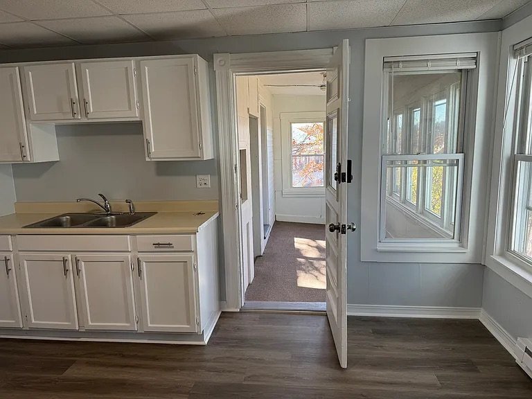 Building Photo - 7 Cross St