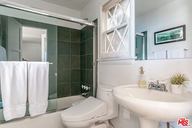 Building Photo - 42602 Pacific Coast Hwy