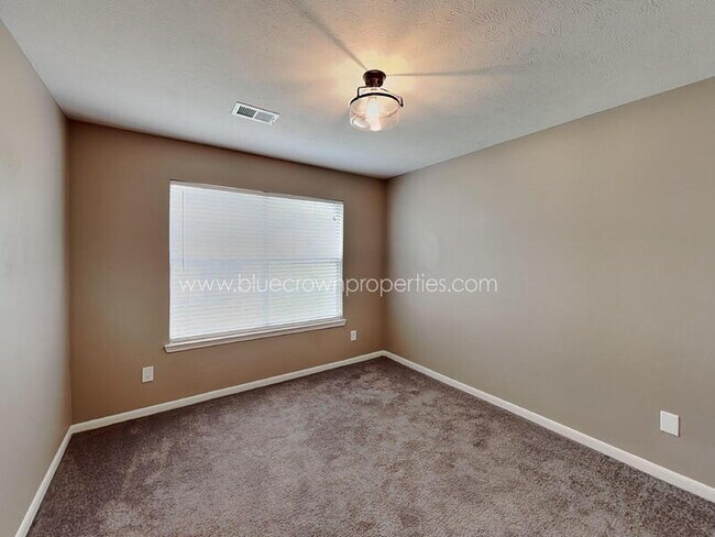 Building Photo - 1313 Red Maple Dr