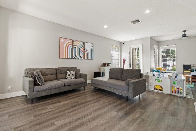 Building Photo - 4166 Wellington Shores Dr