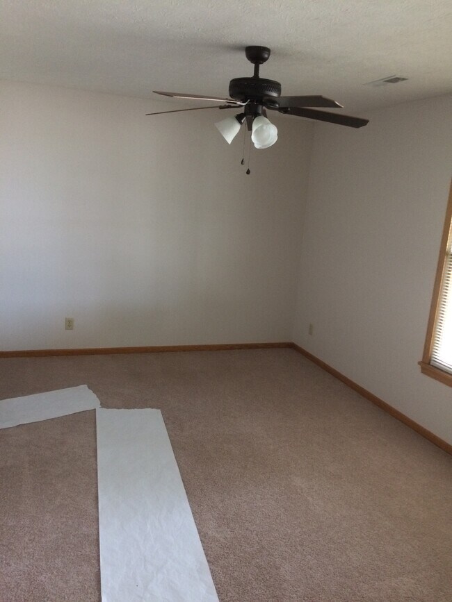 Dining Area - 7065 Starcliff Ave NW