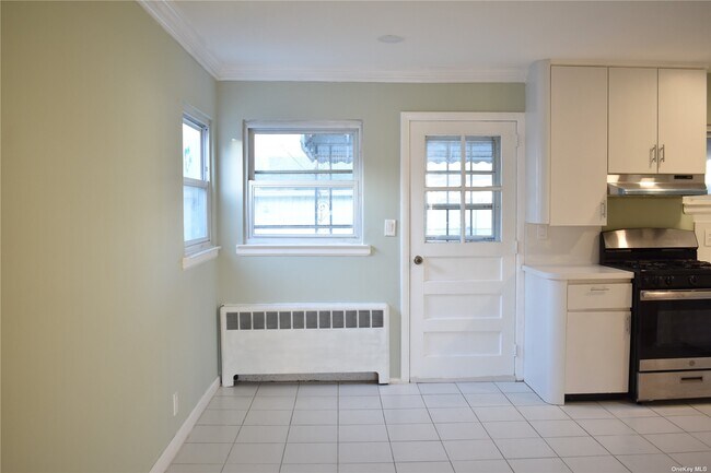 Building Photo - 103 Bethpage Rd