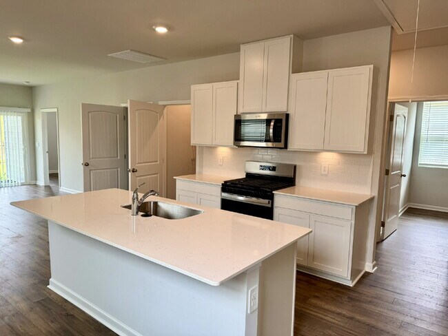 Building Photo - New Legacy Farms Home | Resort-Style Amenities!