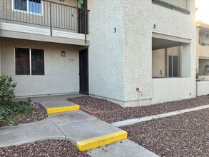 Building Photo - Move In Special**COMFY 2 BEDROOM/2 FULL BATHROOM CONDO IN PHOENIX (48TH STREET & ELLIOT)**
