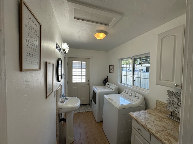 Building Photo - 2401 Pacific Dr