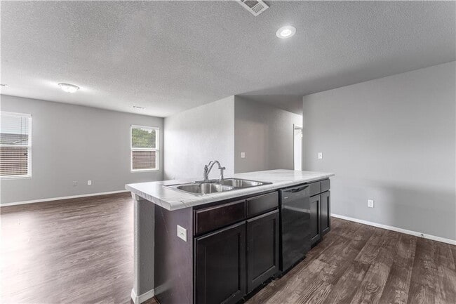 Building Photo - 242 N Marietta Wy