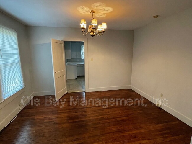 Building Photo - 414 Hall Ave