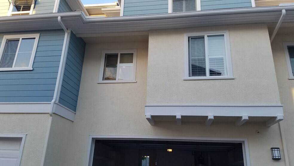Building Photo - 4369 Pacifica Way