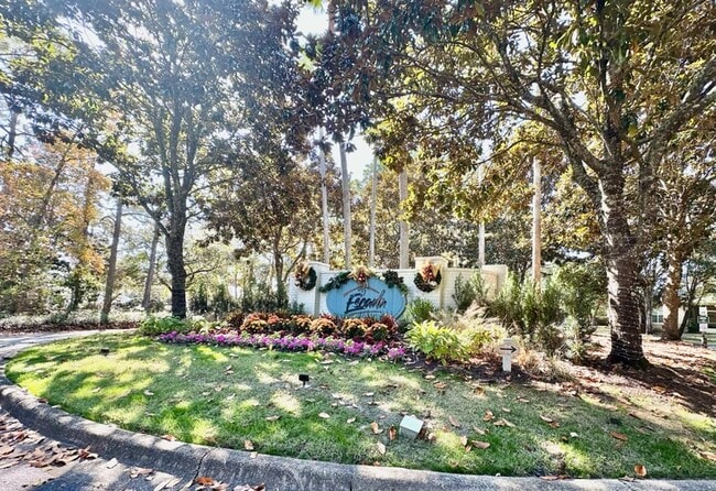 Building Photo - 302 Cll Escada