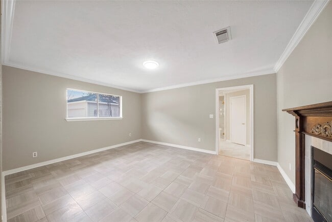 Building Photo - 16121 Singapore Ln