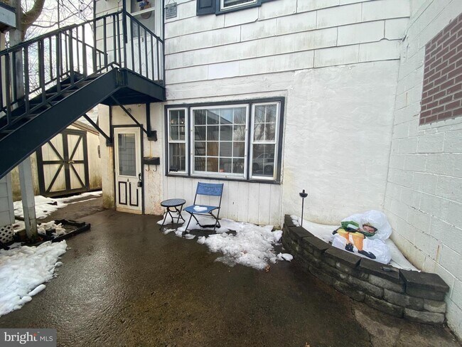 Building Photo - 1048 Gray Ave