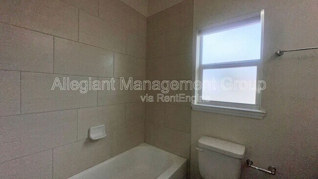 Building Photo - 1109 Najac Ln
