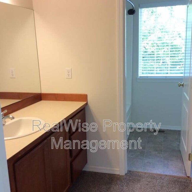 Building Photo - 1730 SW 22nd Ct