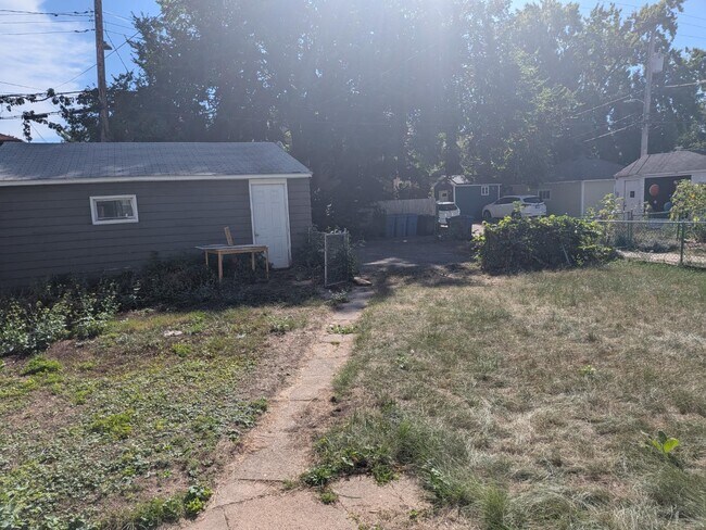 Building Photo - 3029 Fremont Ave S