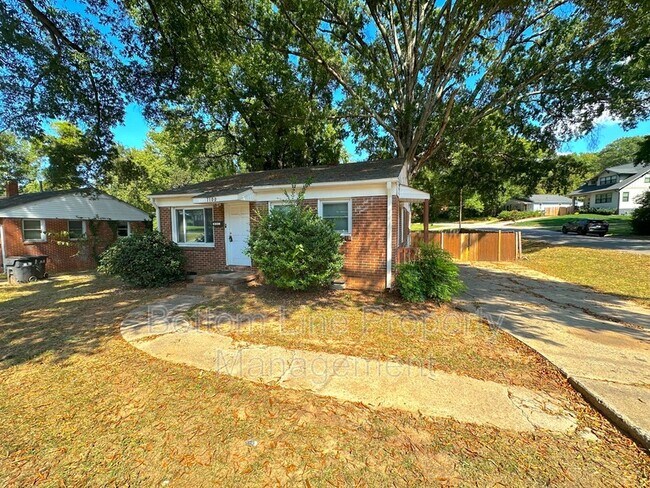 Primary Photo - 1100 Moretz Ave